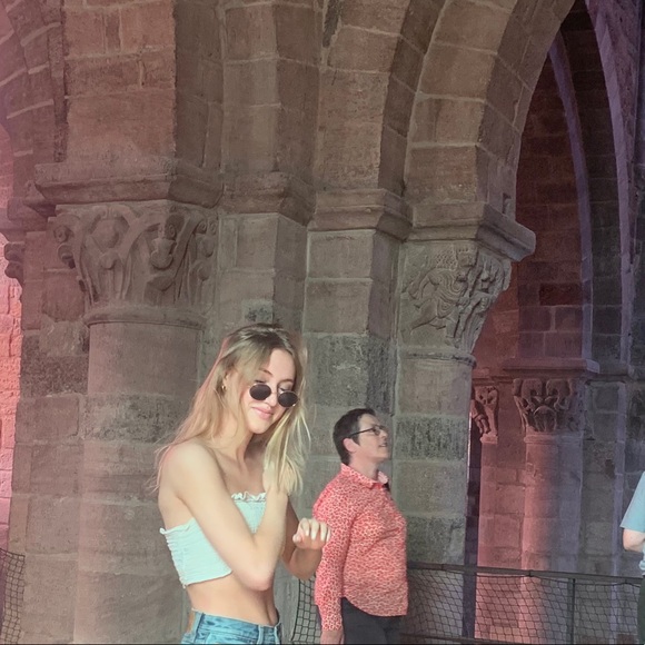 Meet your Posher, Isabella - Picture 5 of 6